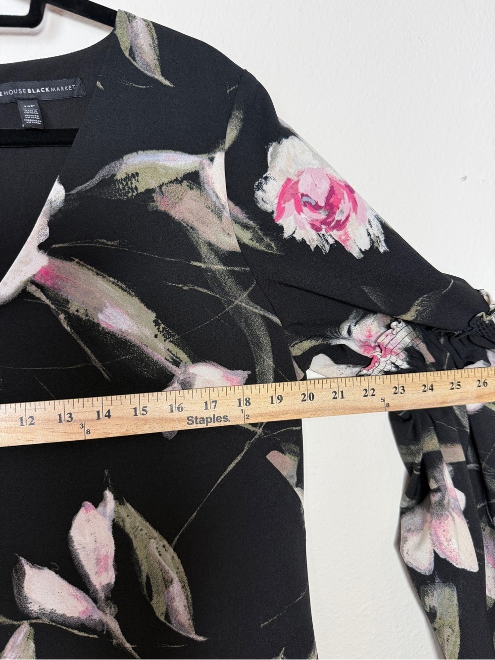 White House Black Market Floral Dress 14P Black Shift V-Neck Bell Sleeve Petite - Picture 11 of 11